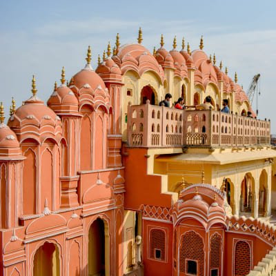 Colors of Jaipur: Sightseeing & Shopping Tour from Delhi