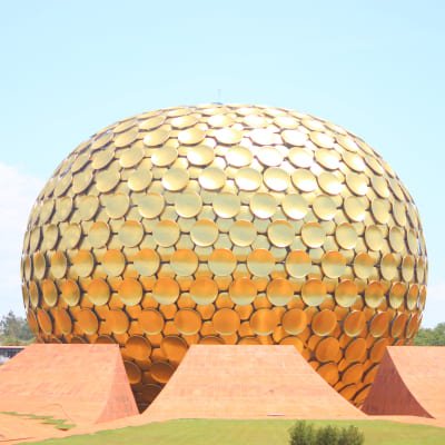 Colonial Charms: Trichy to Pondicherry Day Tour