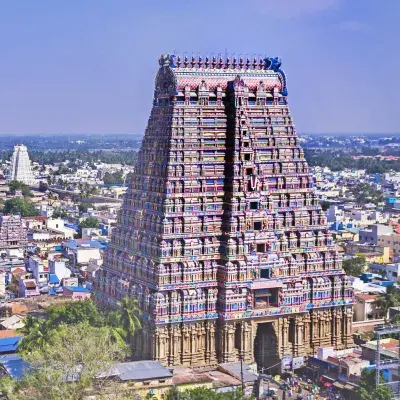 Heritage Havens: Day Tour from Madurai to Chettinad and Trichy
