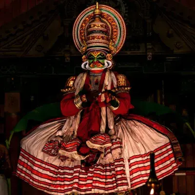 Enchanting Kerala: Tea Estate, Spice Plantation & Backwater Tour