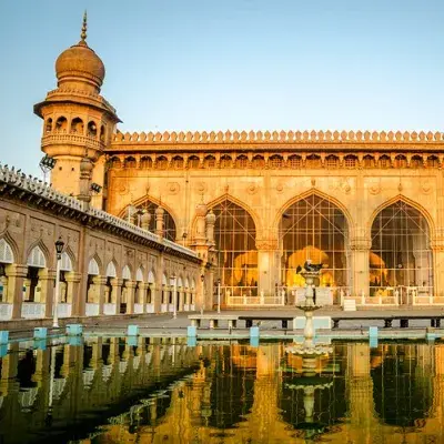 Incredible Monuments, Caves & Temples Tour from Mumbai