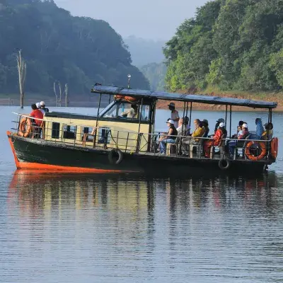 Kerala Kaleidoscope: Cochin, Munnar, Thekkady, Kumarakom, and Alleppey