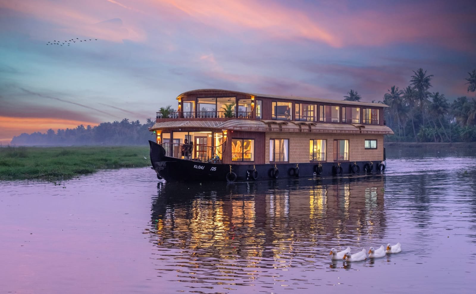 Cochin to Alleppey & Marari Beach