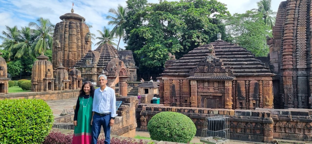 Bhubaneswar to Vizag Temple, Beaches & Valley