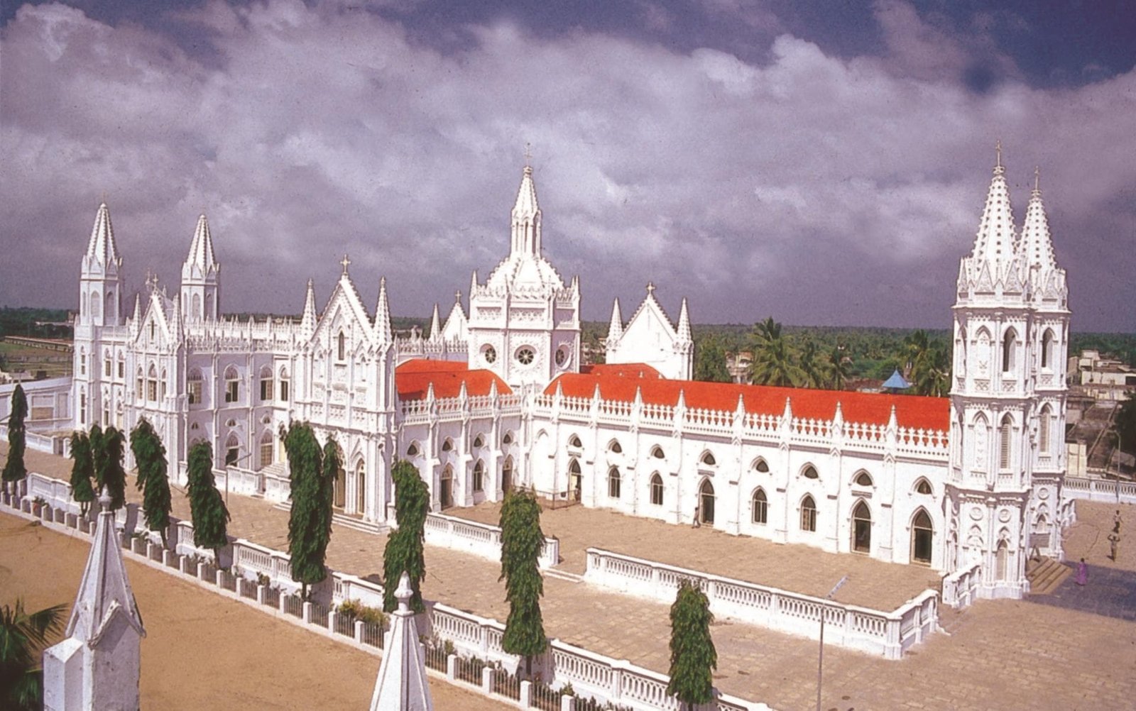 Heritage Trail: Thanjore & Velankanni Excursion From Trichy
