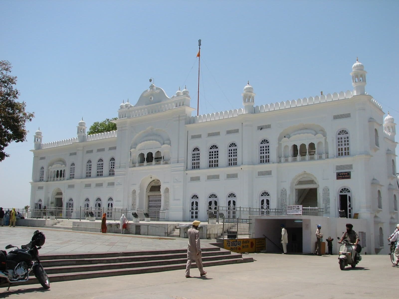 Anandpur Sahib Escapade: Discover Sikh Heritage from Chandigarh