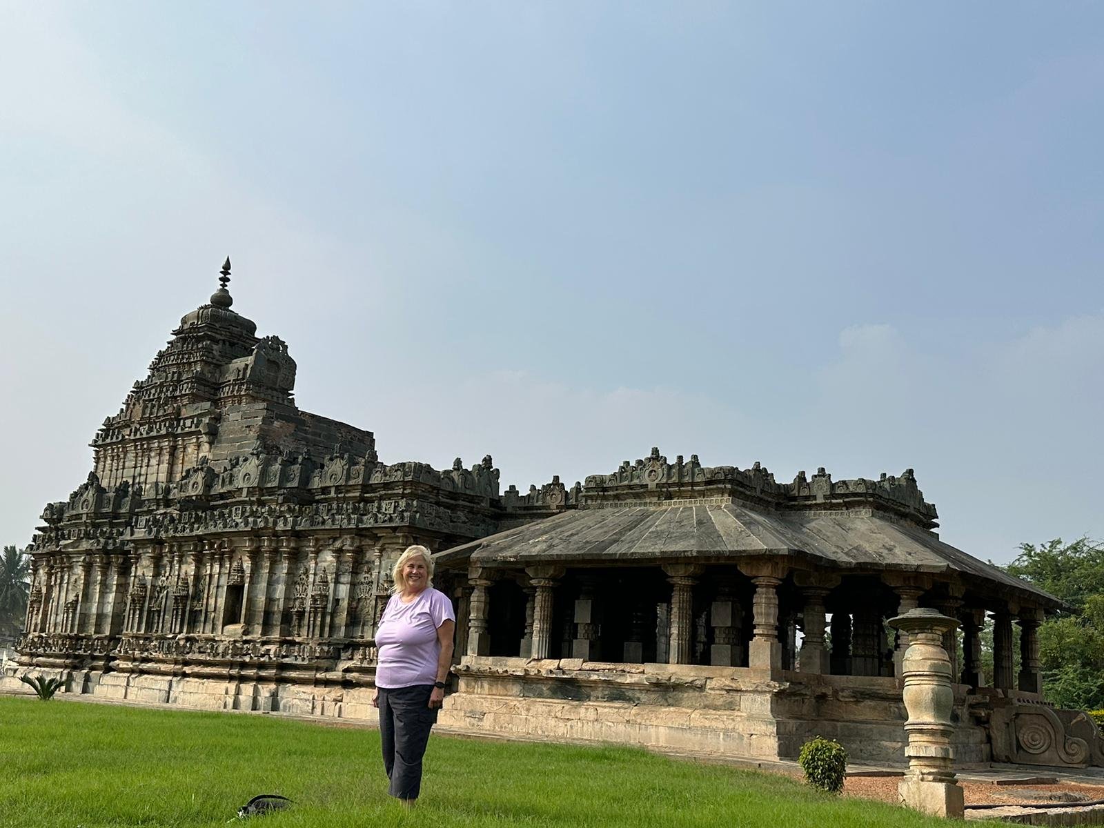 Hubli to Badami, Aihole, Pattadakal, Hampi & Bangalore Tour